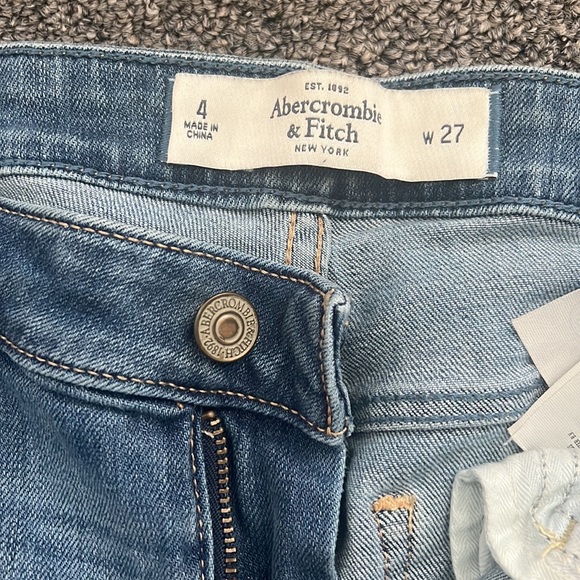 Jeans - Picture 3 of 4